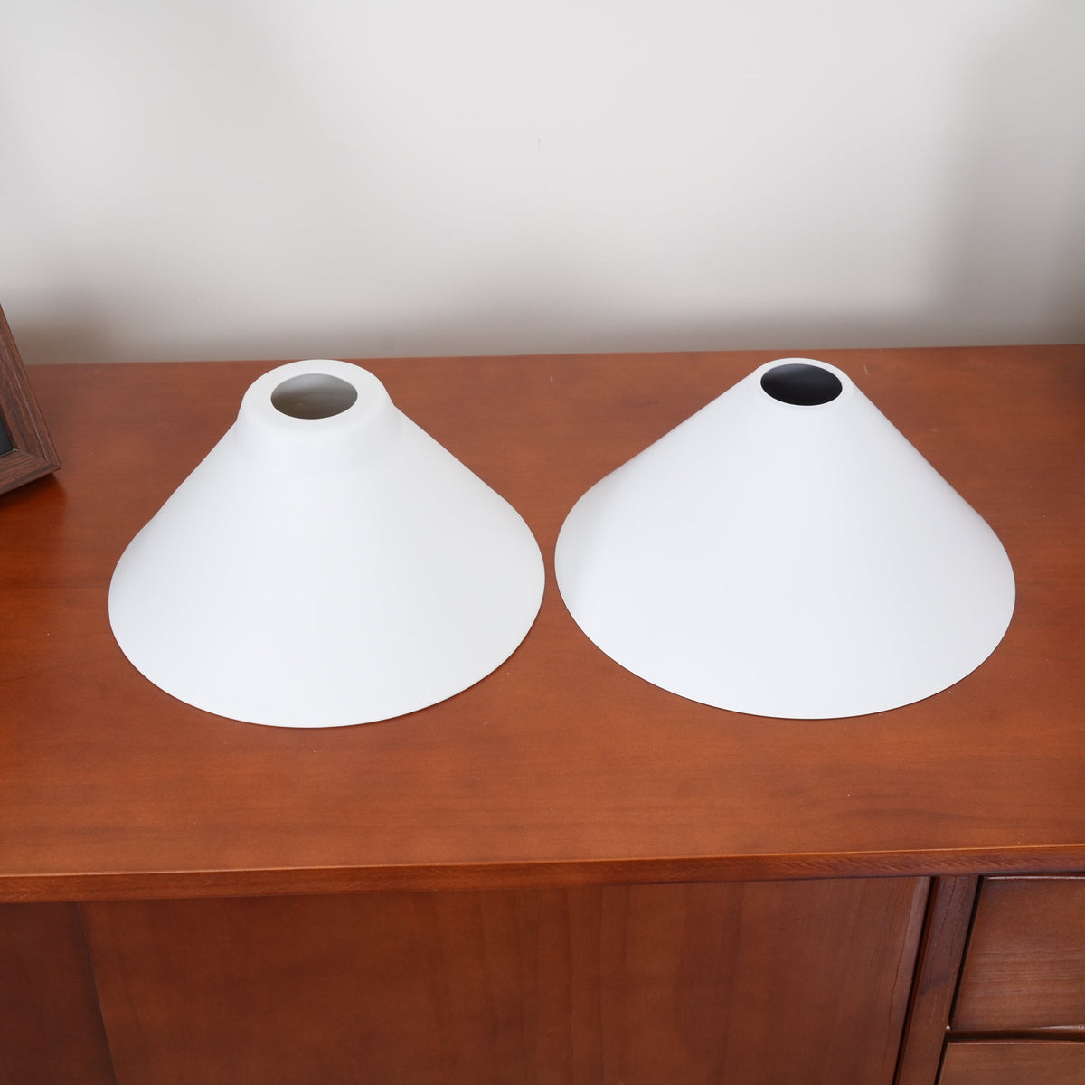 Pendellampa i Retrostil med 2 Skärmar | Aluminium eller Keramik | L 102 cm | För Köksö och Matbord