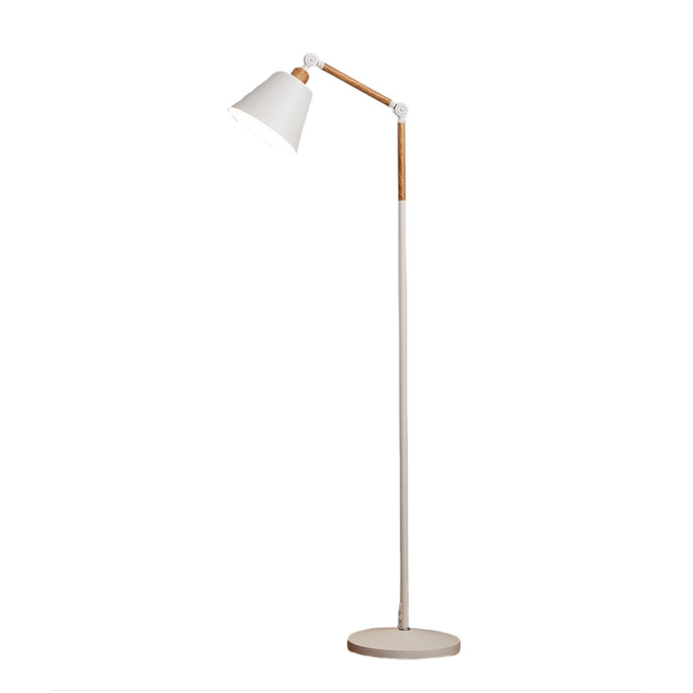 Detaljbild av golvlampans strömbrytare och fjärrkontroll