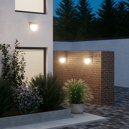 LED-Solarwandleuchte als Kugel | Dämmerungssensor, dimmbar | Wasserdicht IP65 | Warmweiß für den Außenbereich