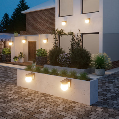 LED-Solarwandleuchte als Kugel | Dämmerungssensor, dimmbar | Wasserdicht IP65 | Warmweiß für den Außenbereich