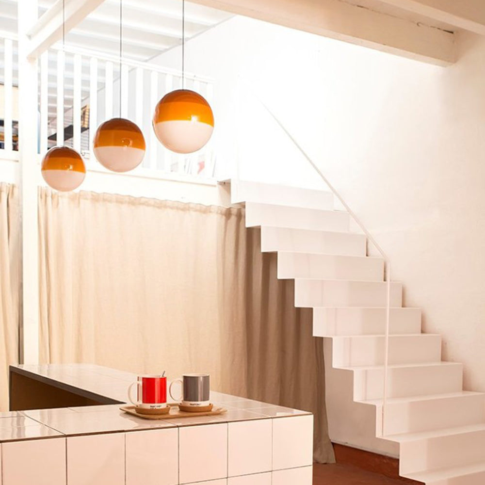 Pendelleuchte Glaskugel aus farbigem Glas | Grau, Blau, Grün, Orange, Rosa oder Schwarz | Warmweißes LED-Licht