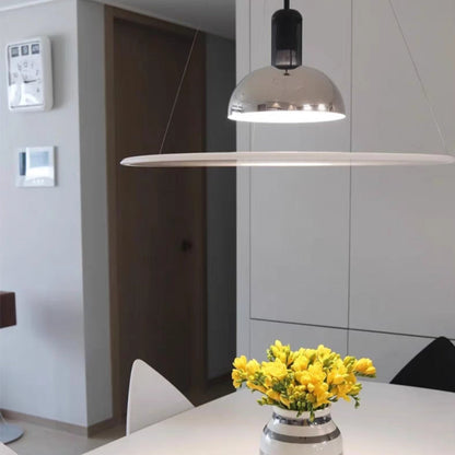 Pendelleuchte aus Metall und Glas | Glockenförmiger Schirm | Chrom, Schwarz, Rot oder Gold | LED mit 3 Lichtfarben