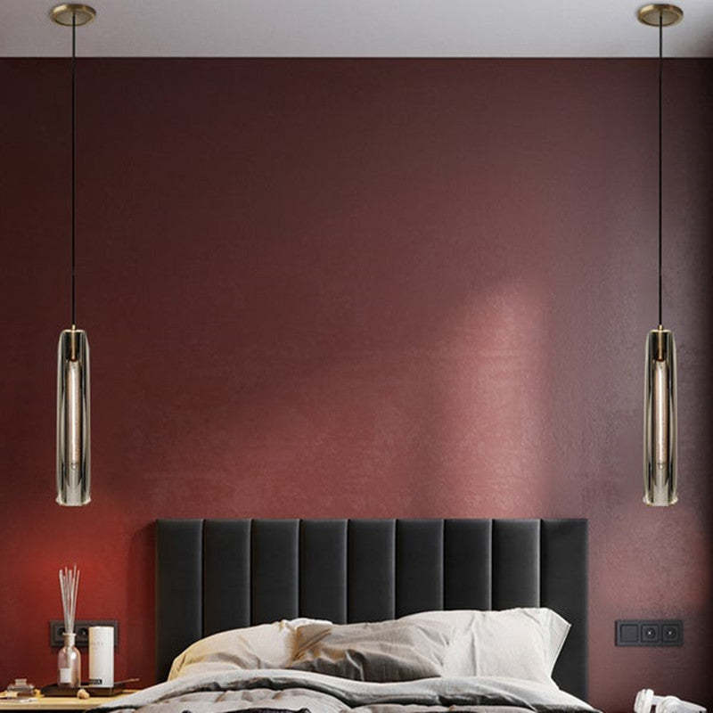 Pendellampa i Glas och Mässing | Smal Vasform | Klar eller Grå Glasskärm | E14 för Matbord och Sovrum