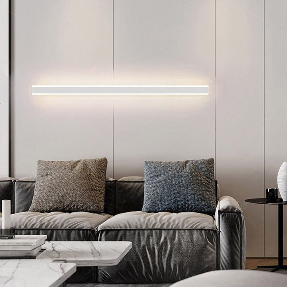 Vägglampa Sovrum | Linjär LED i Guld, Svart eller Vit | Metall och Akryl | 60–120 cm