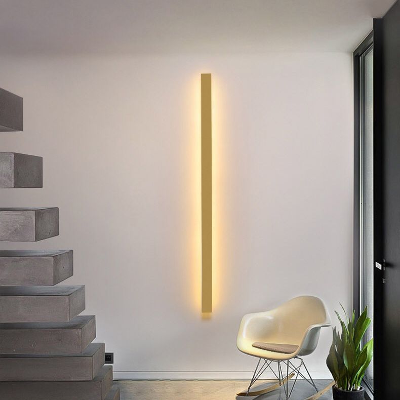 Vägglampa Sovrum | Linjär LED i Guld, Svart eller Vit | Metall och Akryl | 60–120 cm