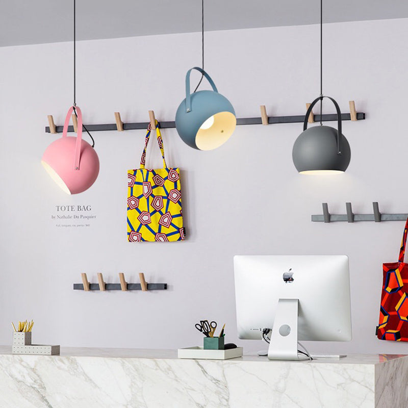 Pendelleuchte Kugel aus Metall | Gelb, Hellblau, Rosa, Dunkelblau oder Grau | Ø 20 oder 25 cm | LED-Lampe inklusive