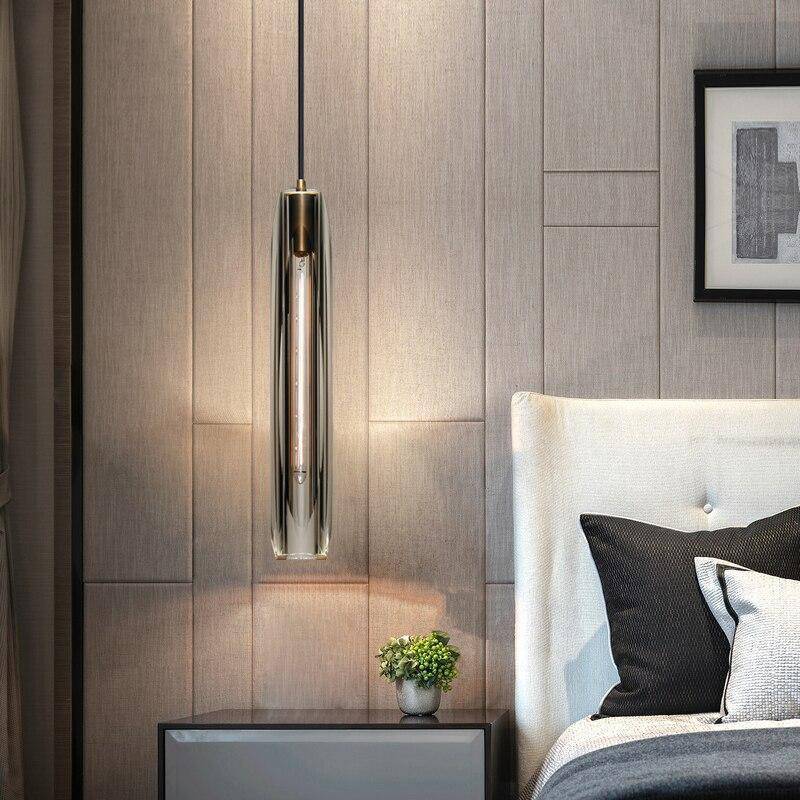 Pendellampa i Glas och Mässing | Smal Vasform | Klar eller Grå Glasskärm | E14 för Matbord och Sovrum
