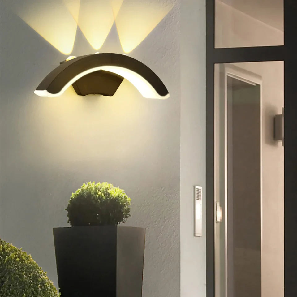 Utomhusvägglampa LED Svart | Vattentät IP66 Fasadbelysning | Varmvitt Ljus 10W