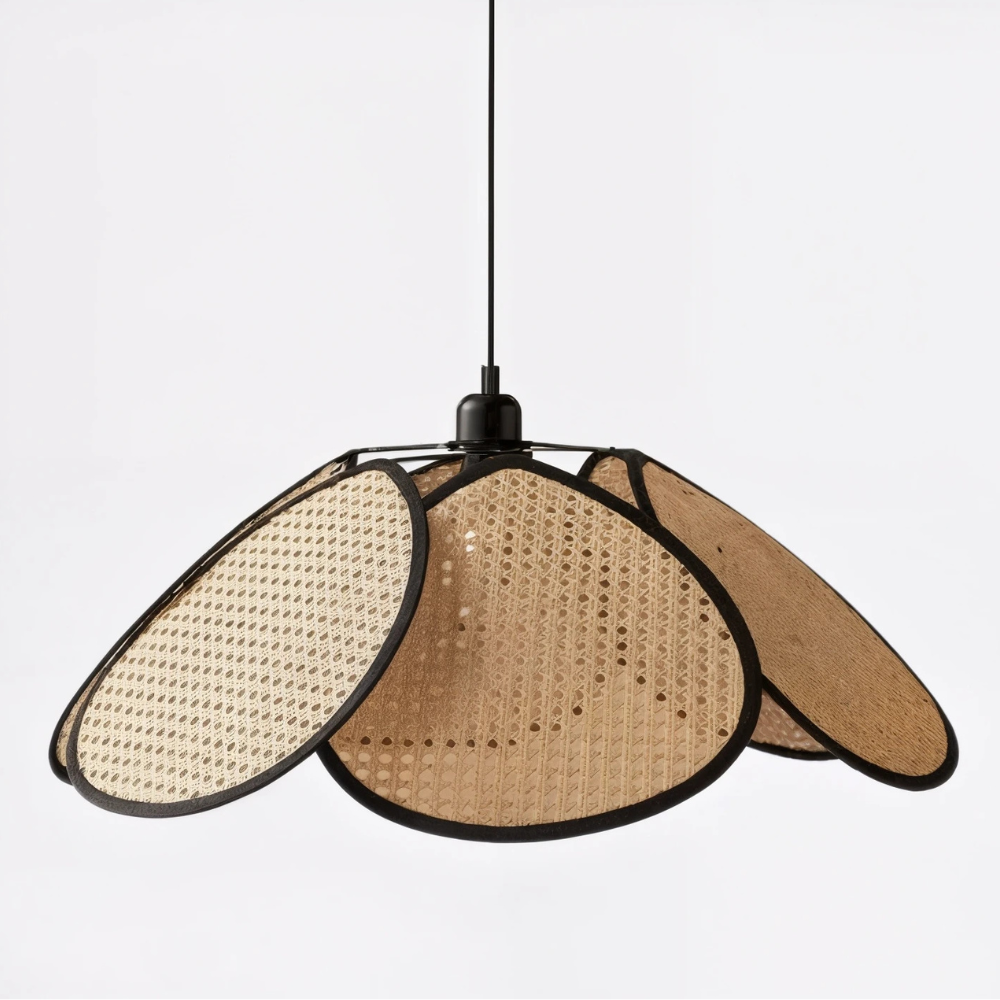 Calima | Elegant Bohemisk Taklampa i Rattan för Vardagsrum och Kök 1