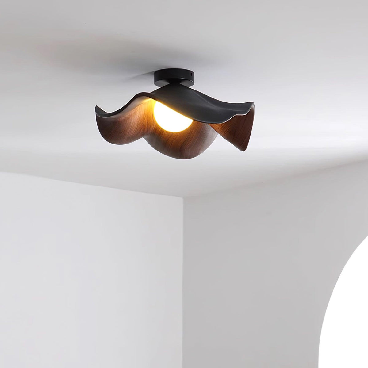 Deckenleuchte aus Metall und Kunstharz | Weiß und Holzfarbe oder Schwarz und Walnussfarbe | G9 | Ø 28–40 cm