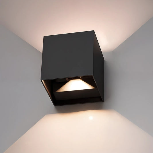 Fjolyn | Elegant Justerbar Vägglampa med Rörelsesensor 0