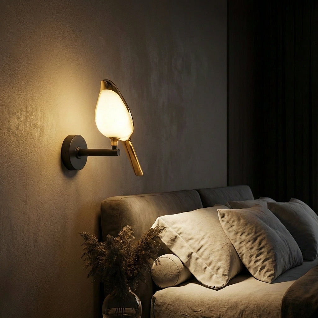 Fjordlix | Stilig Vägglampa i Mässing för Säng och Inomhusbruk