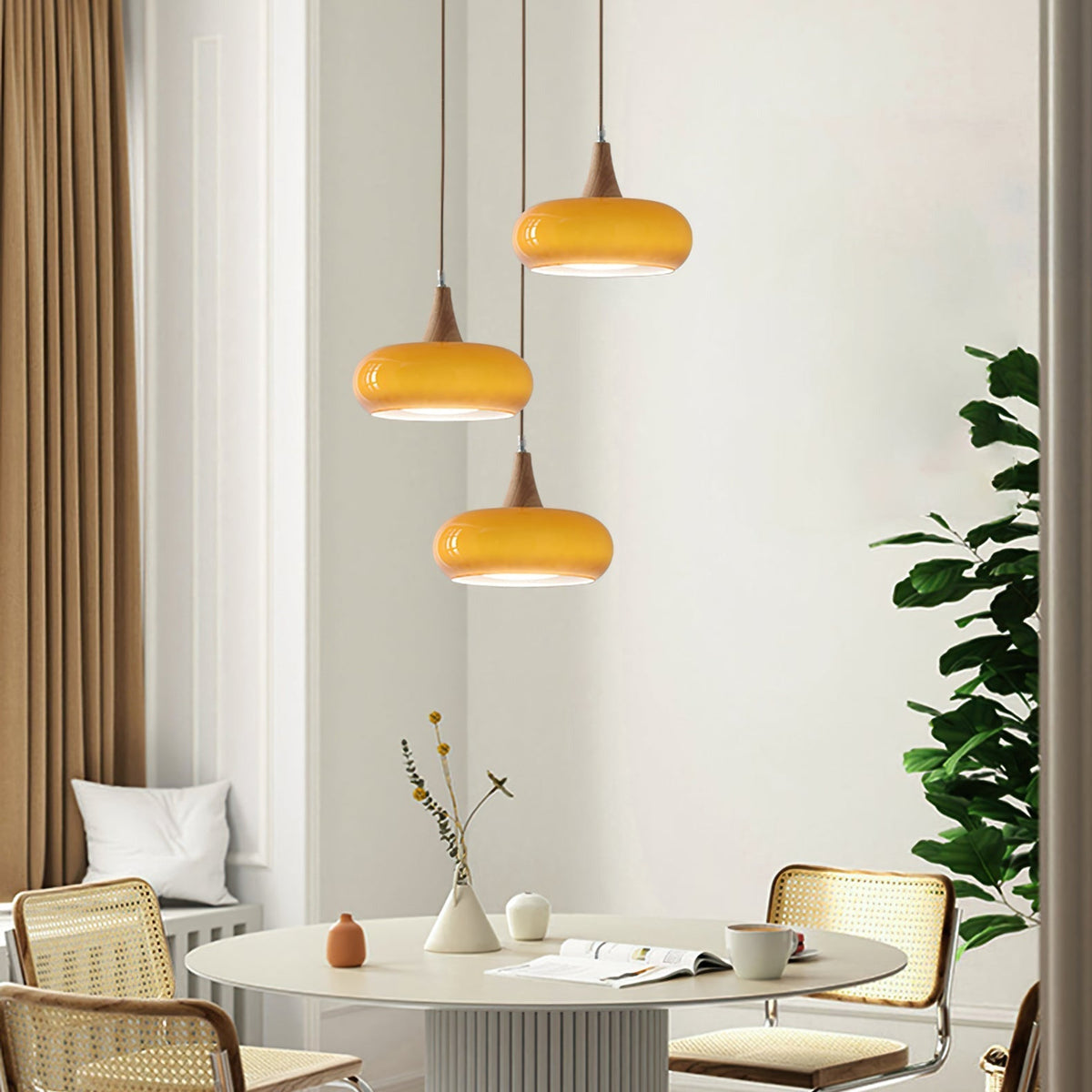 Pendellampa Skandinavisk i Glas och Metall | Orange eller Vit Glasskärm | 1, 2 eller 3 Lampor | E27