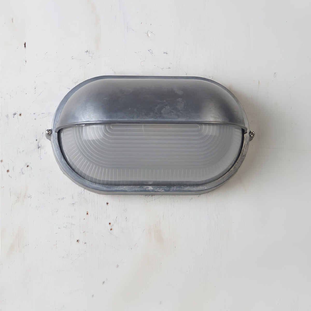 Außenwandleuchte aus Metall und Glas | Oval oder Rund | Silber oder Gold | IP65, Warmweiße LED-Lampe Inklusive
