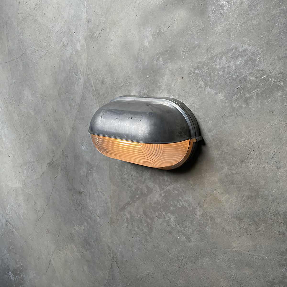 Außenwandleuchte aus Metall und Glas | Oval oder Rund | Silber oder Gold | IP65, Warmweiße LED-Lampe Inklusive
