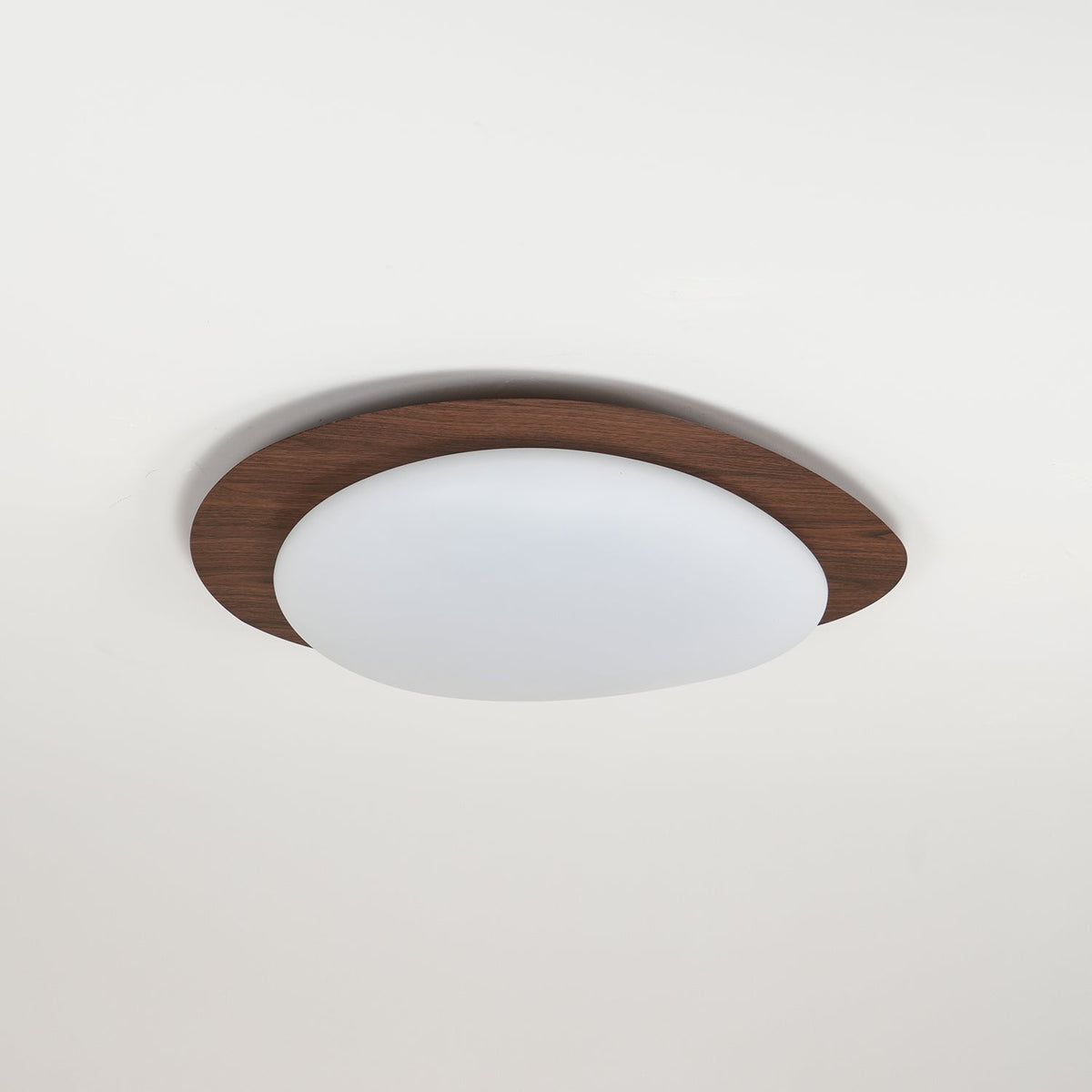 Taklampa Plafond i Stenform | Trämönster i Valnöt eller Ljust Trä | Varmvit eller Kallvit LED | Ø 30–58 cm