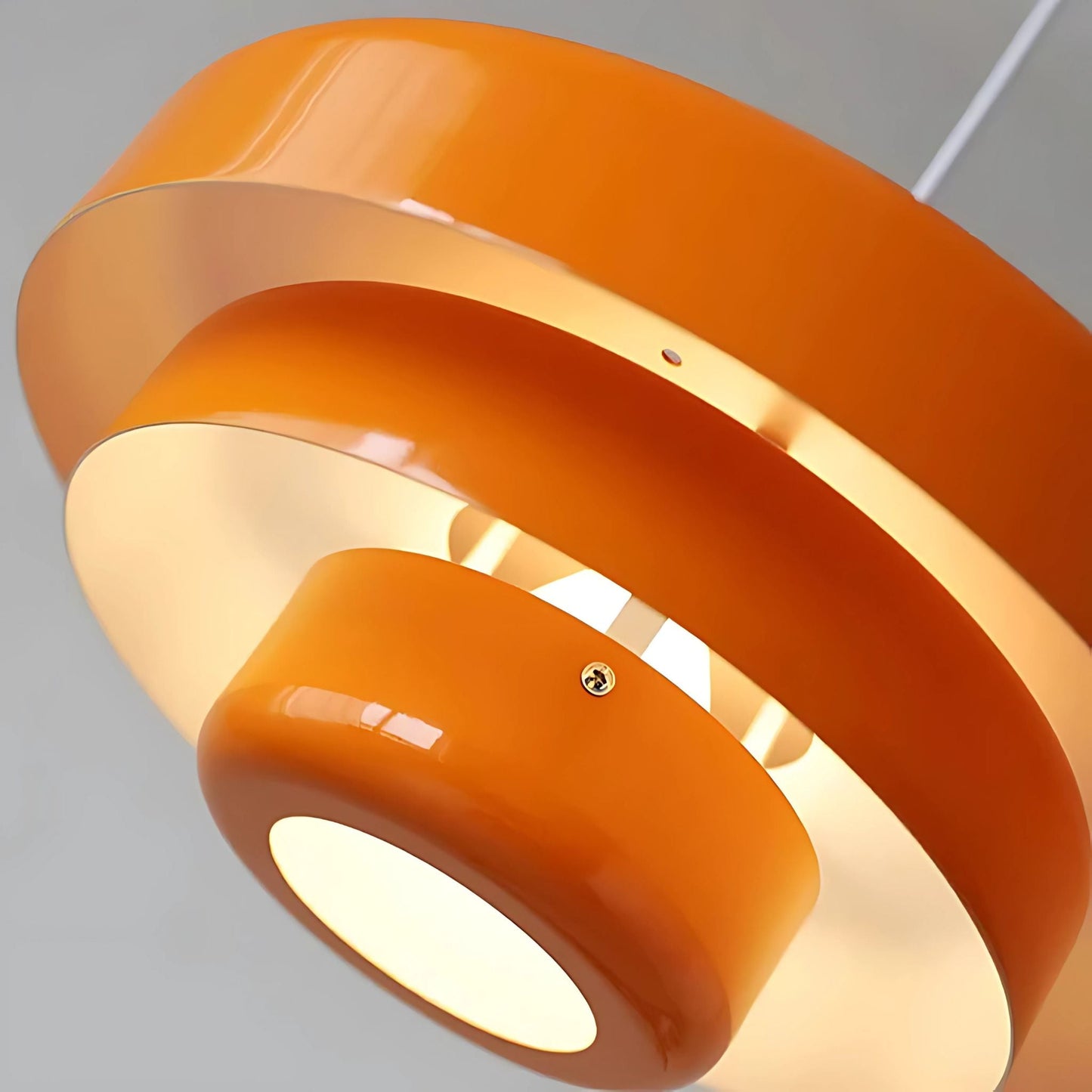Pendellampa i Metall | Skiktad Skärm | Bauhaus-inspirerad Mid-century Design