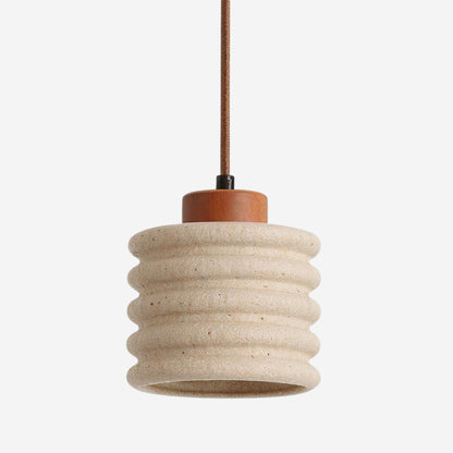 Pendellampa i Travertin | Ribbad Natursten | Wabi-Sabi-design