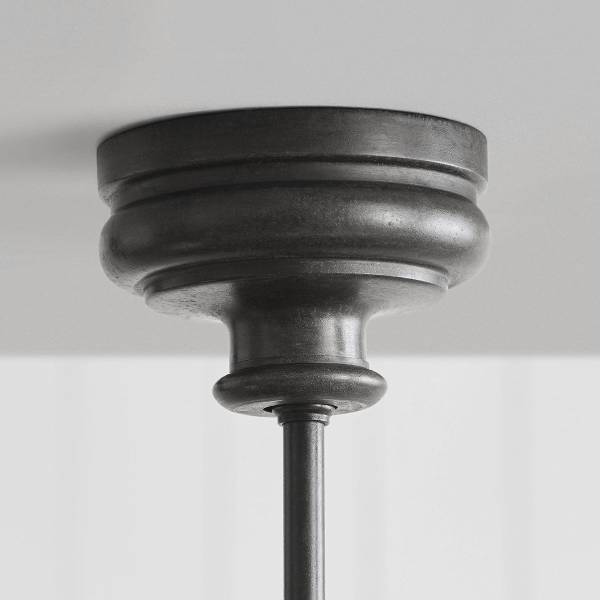 Ljuskrona Linjär med 2 Tygskärmar | Antik Mässing, Svart eller Vit Metall | L 157,5 cm | LED-lampor Ingår