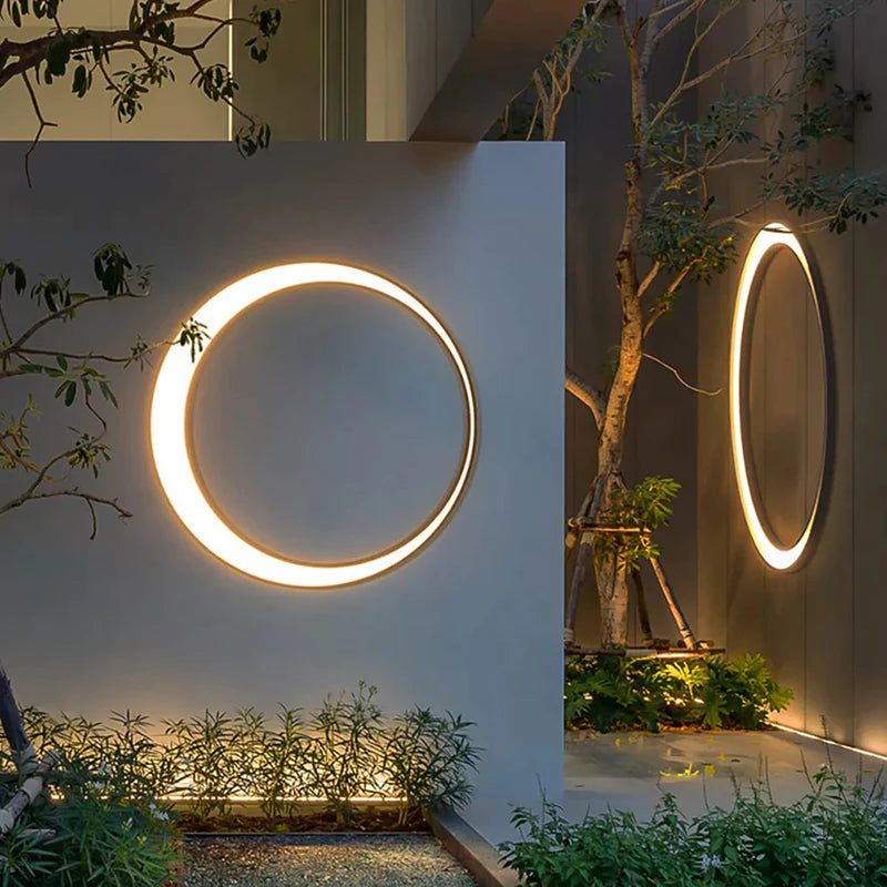 Utomhusvägglampa ring i metall och akryl | Ø 40, 60 eller 80 cm | varmvitt ljus | till trädgård