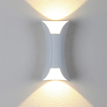 Utomhusvägglampa LED med dubbla strålkastare | IP65 | 6–30 W | svart, vit eller svart och guld