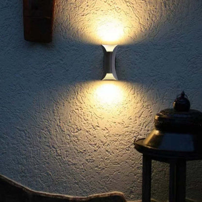 Utomhusvägglampa LED med dubbla strålkastare | IP65 | 6–30 W | svart, vit eller svart och guld