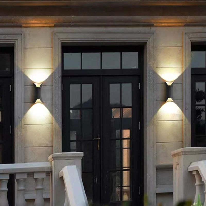 Utomhusvägglampa LED med dubbla strålkastare | IP65 | 6–30 W | svart, vit eller svart och guld