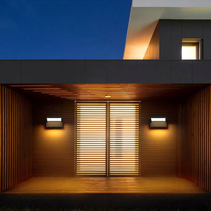 LED-Außenwandleuchte 24 W mit Bewegungssensor | 1500 lm, leistungsstark | Wasserdicht IP65 | Schwarzes Aluminium