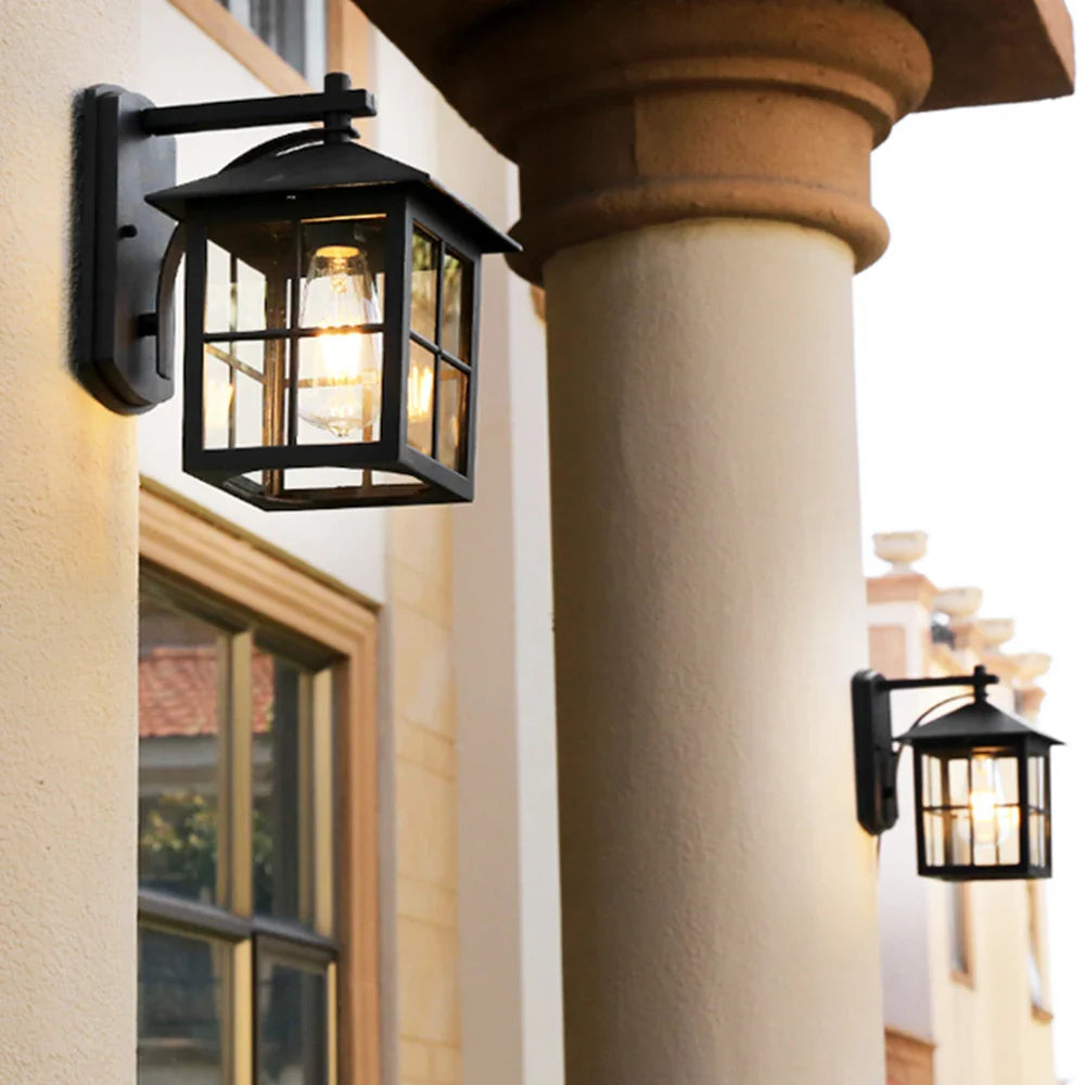 Utomhusvägglampa Vintage Lykta | Svart Metall & Glas | E27 Vägglykta | IP44 Entrébelysning