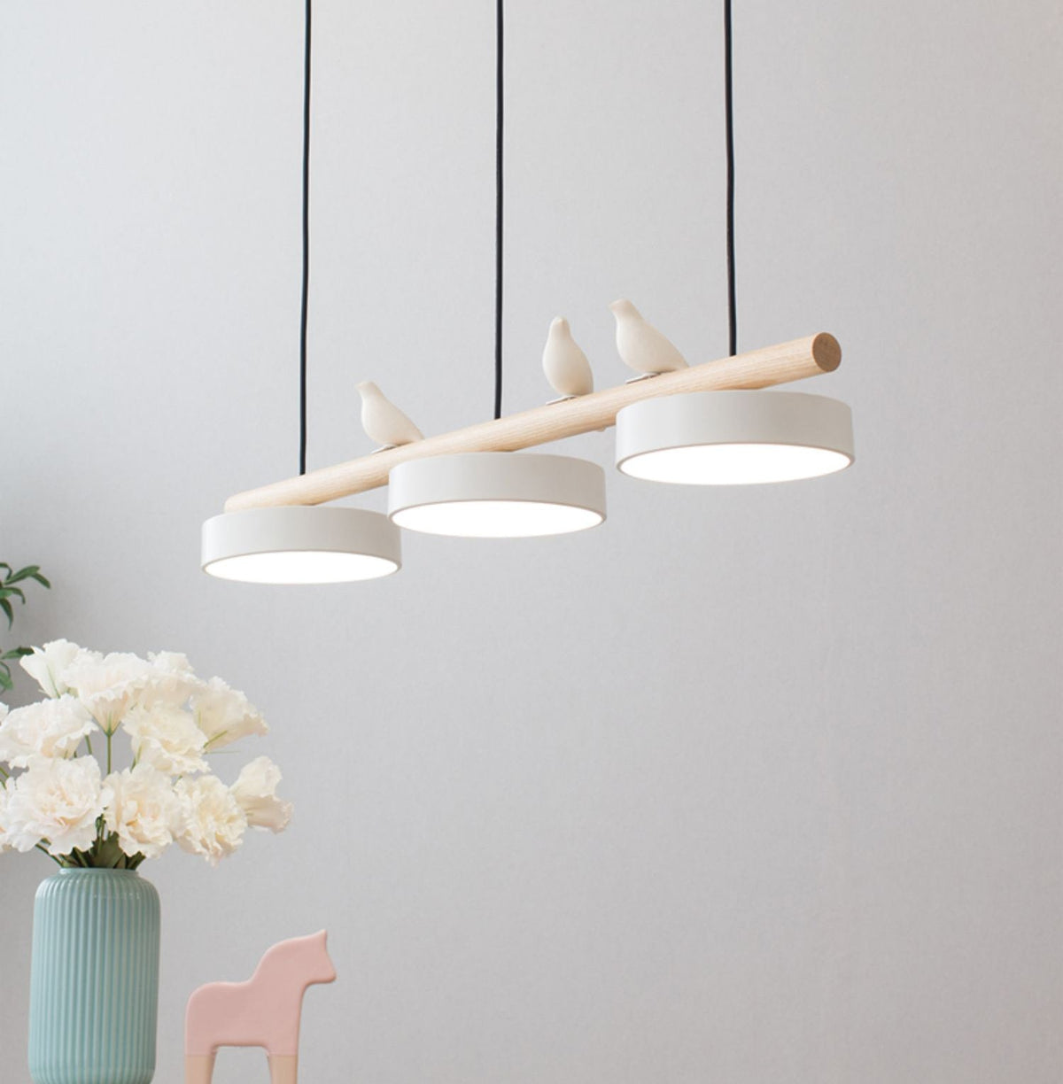 Pendelleuchte mit Vogel LED | Verstellbarer Vogel in 6 Farben | Warmweiß oder Dimmbar | Weißes oder Schwarzes Kabel
