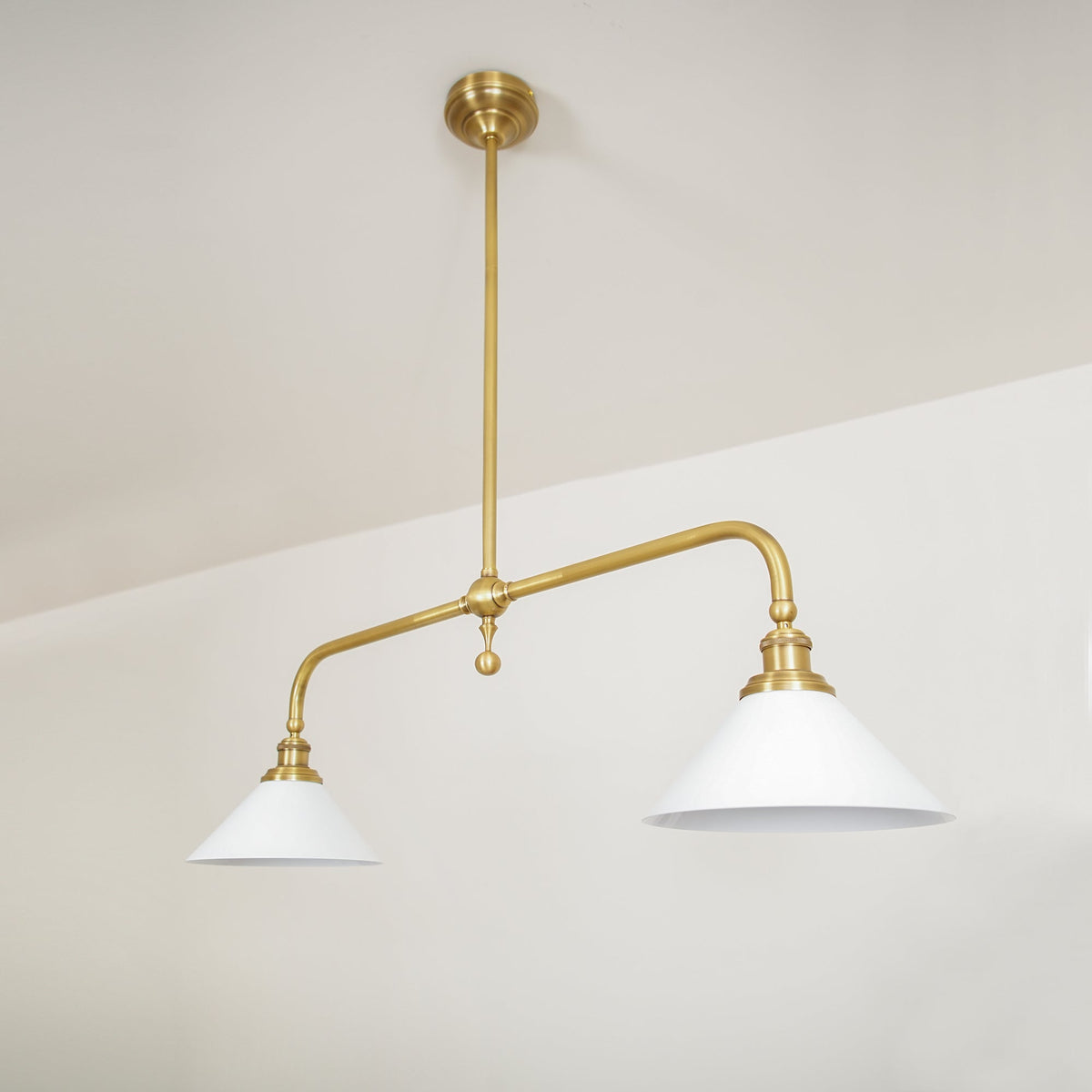 Pendellampa i Retrostil med 2 Skärmar | Aluminium eller Keramik | L 102 cm | För Köksö och Matbord