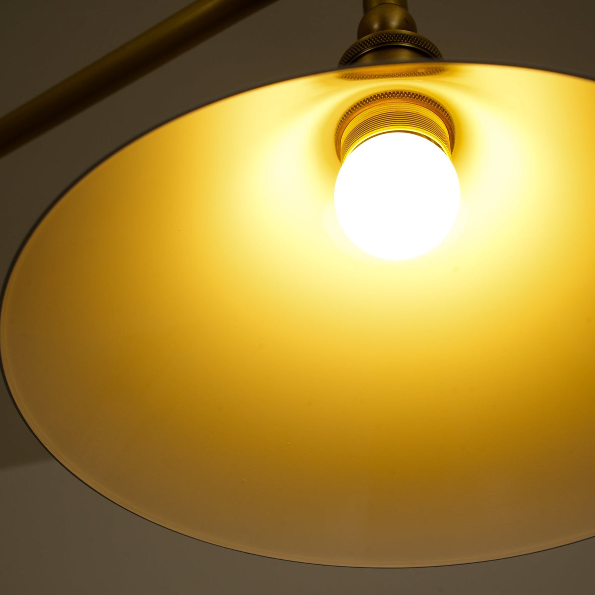 Pendellampa i Retrostil med 2 Skärmar | Aluminium eller Keramik | L 102 cm | För Köksö och Matbord