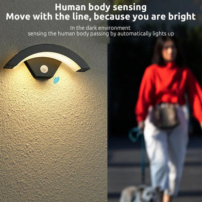 Utomhusvägglampa LED | Bågform i Svart Metall och Akryl | IP65 | Med eller Utan Rörelsesensor