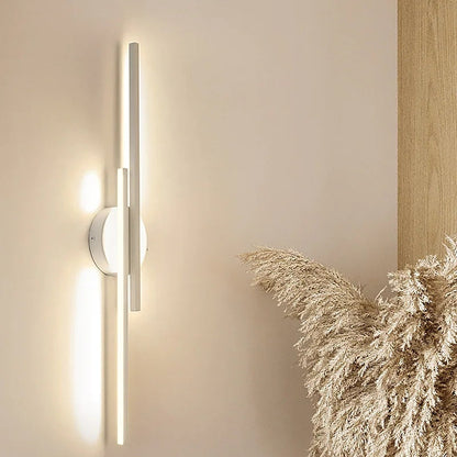Vägglampa Linjär LED | Dubbel Linje i Svart eller Vit | Varmvit, Vit eller Dimbar | 55–71 cm