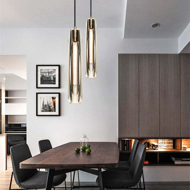 Pendellampa i Glas och Mässing | Smal Vasform | Klar eller Grå Glasskärm | E14 för Matbord och Sovrum