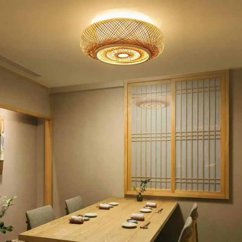 Deckenleuchte aus Rattan | Geflochtene Deckenlampe mit Schirm aus Naturmaterial | Warmweißes Licht | Wohnzimmer und Schlafzimmer