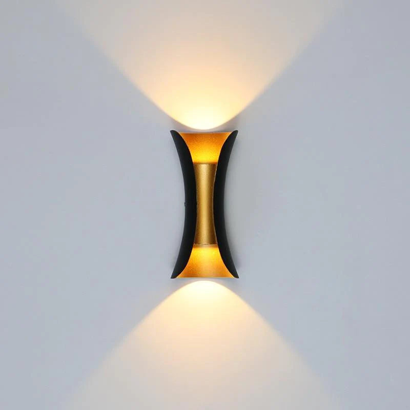 Wandleuchte für den Außenbereich | Gebogenes LED-Design | Licht nach oben und unten | Metall | Terrasse und Garten