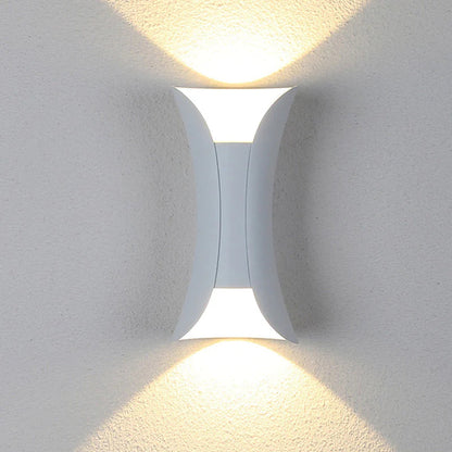 Wandleuchte für den Außenbereich | Gebogenes LED-Design | Licht nach oben und unten | Metall | Terrasse und Garten