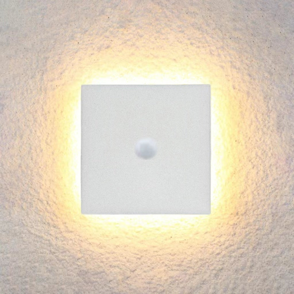 Utomhusvägglampa IP65 monterad på husvägg